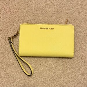 Michael Kors Lemon Wristlet